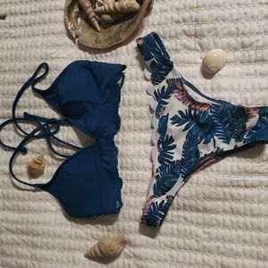 Womens M cheeky suit